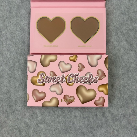 Makeup Bundle - Picture 3 of 9